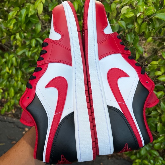 Nike Air Jordan 1 Low ALT Bulls MEN’S SIZE [US 11 M] New with Box - Picture 6 of 11